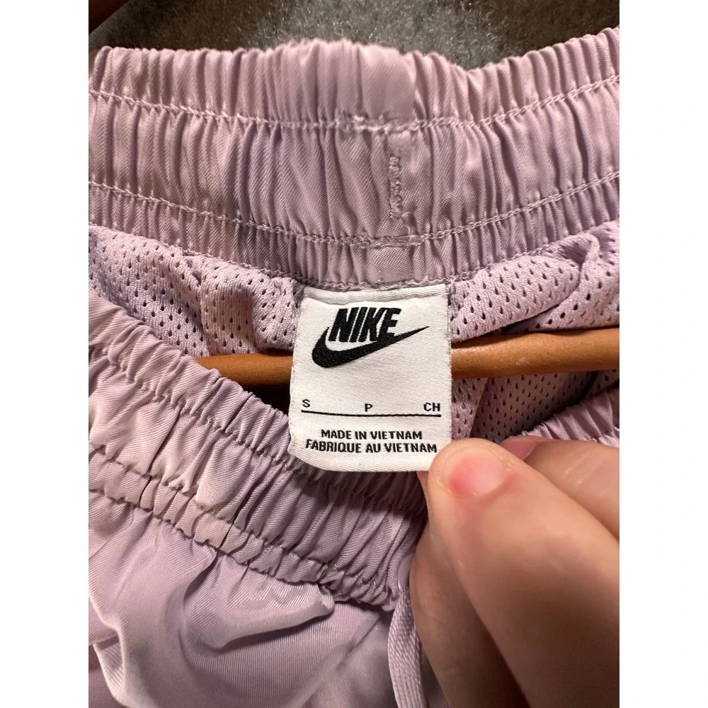 Nike Sportswear Essential Woven Shorts Lavender Purple Mens Small CJ1682-530